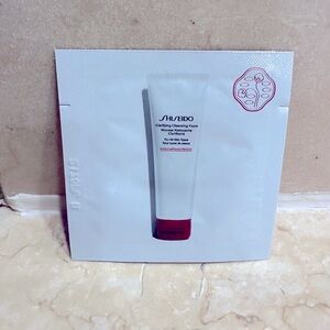 ⭐️5 for $10 Shiseido clarifying cleansing foam
